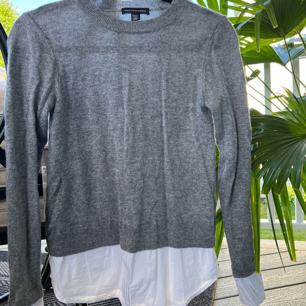 Saks Fifth Avenue Gray Sweater with White Accent